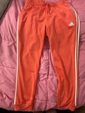 Women’s Adidas joggers XL